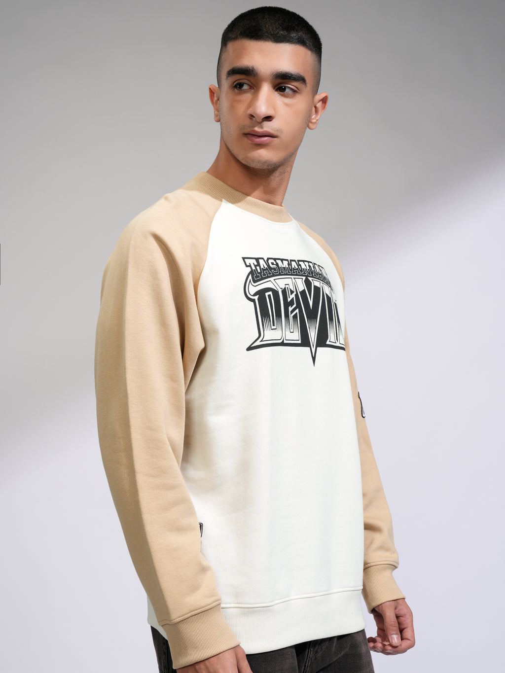 WB By Highlander Men White Looney Tunes Round Neck Pullover Sweatshirt - White - Image 6