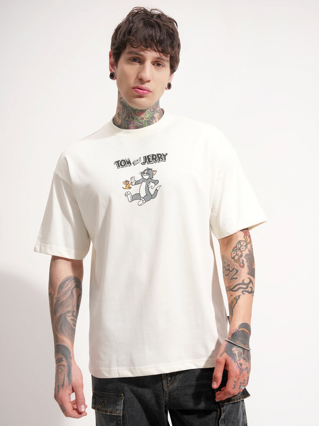 WB By Highlander Men Off White Tom And Jerry Printed Round Neck Oversized Fit T-Shirt - Off White - Image 3