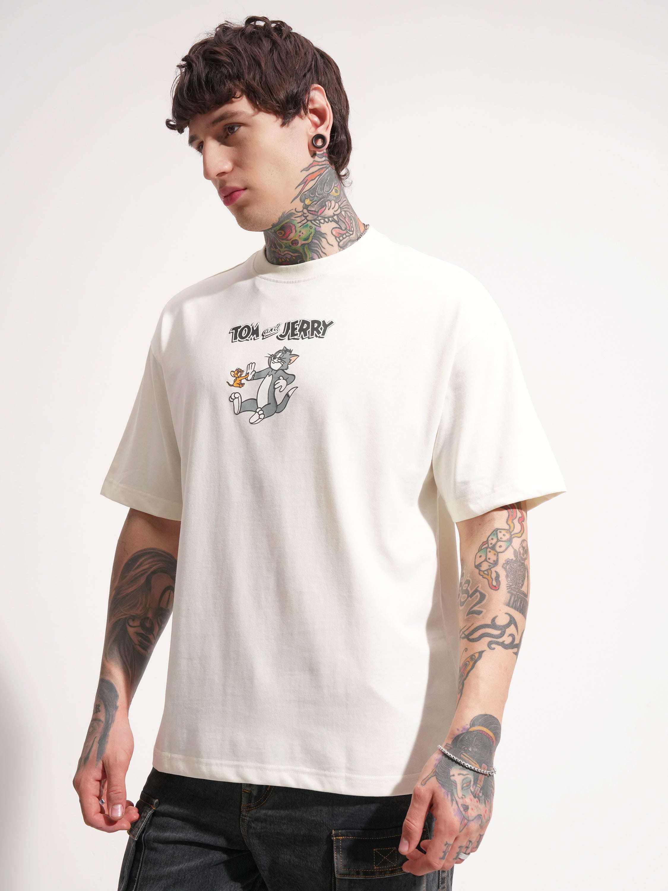 WB By Highlander Men Off White Tom And Jerry Printed Round Neck Oversized Fit T-Shirt - Off White - Image 4