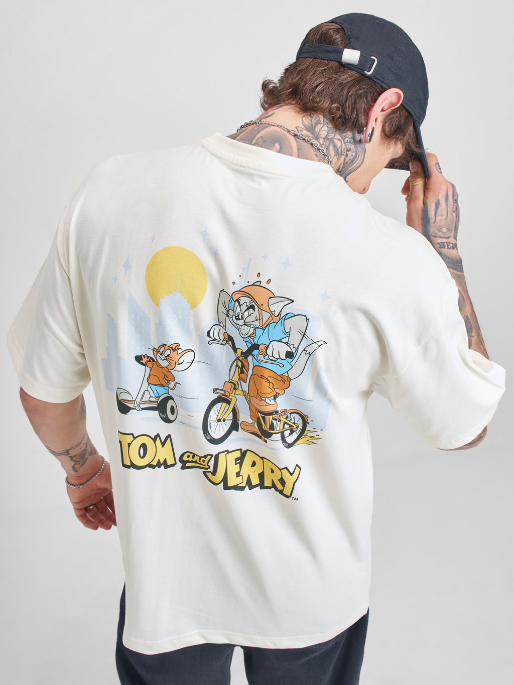 WB By Highlander Men Off White Tom And Jerry Printed Round Neck Oversized Fit T-Shirt - Off White - Image 1