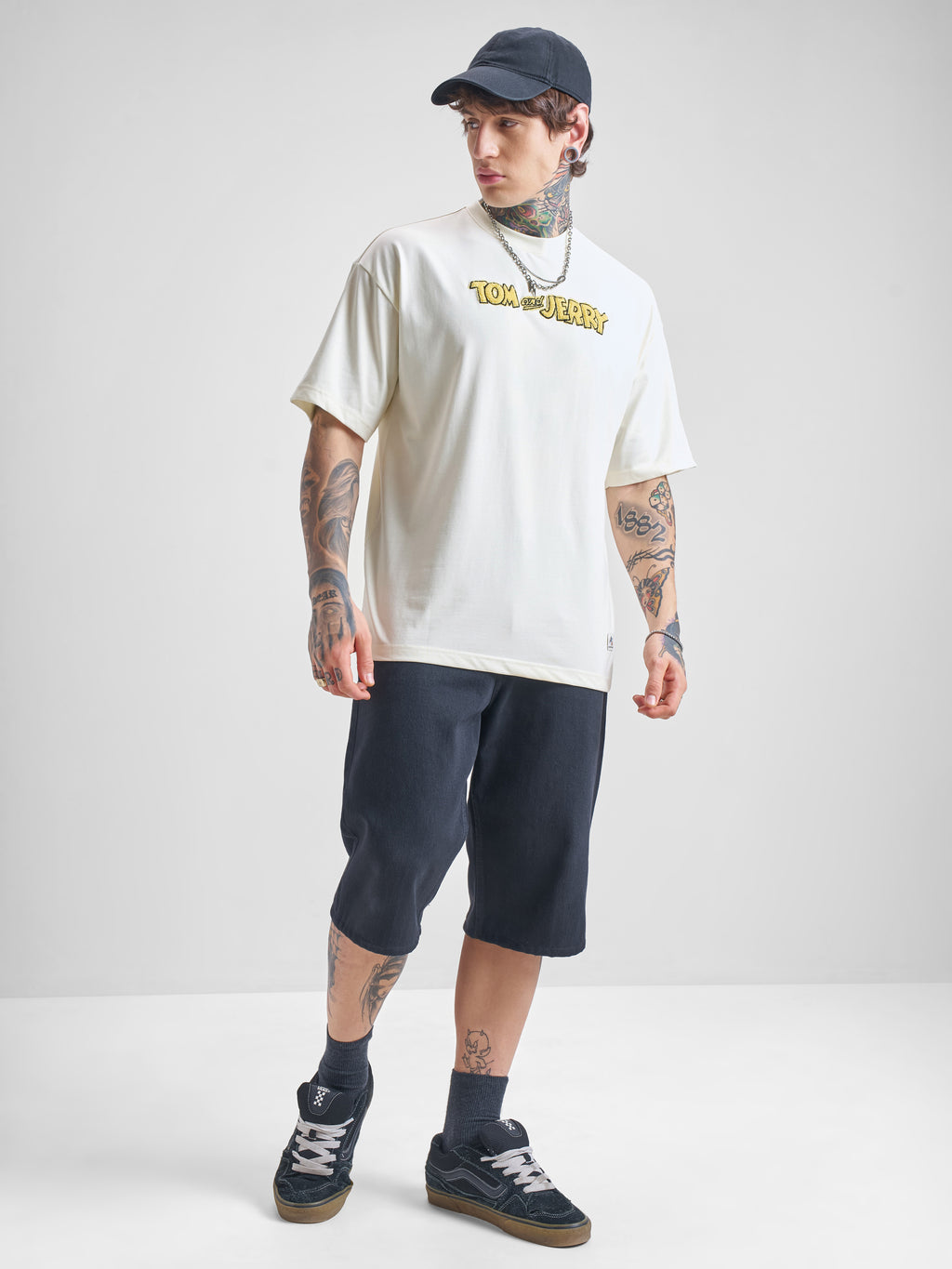 WB By Highlander Men Off White Tom And Jerry Printed Round Neck Oversized Fit T-Shirt - Off White - Image 2