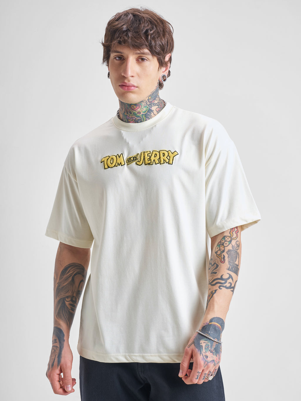 WB By Highlander Men Off White Tom And Jerry Printed Round Neck Oversized Fit T-Shirt - Off White - Image 3