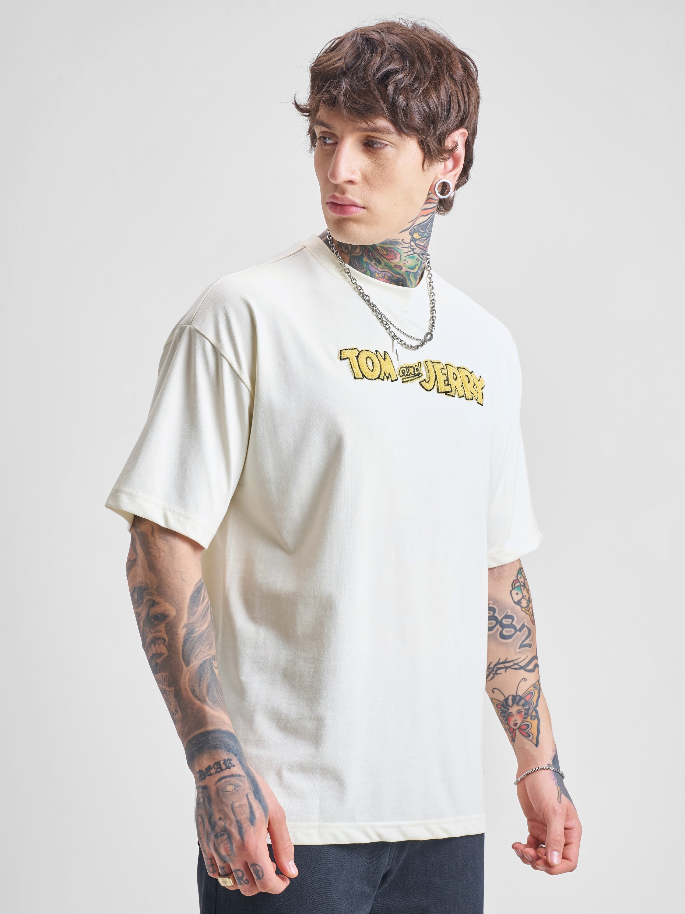WB By Highlander Men Off White Tom And Jerry Printed Round Neck Oversized Fit T-Shirt - Off White - Image 6