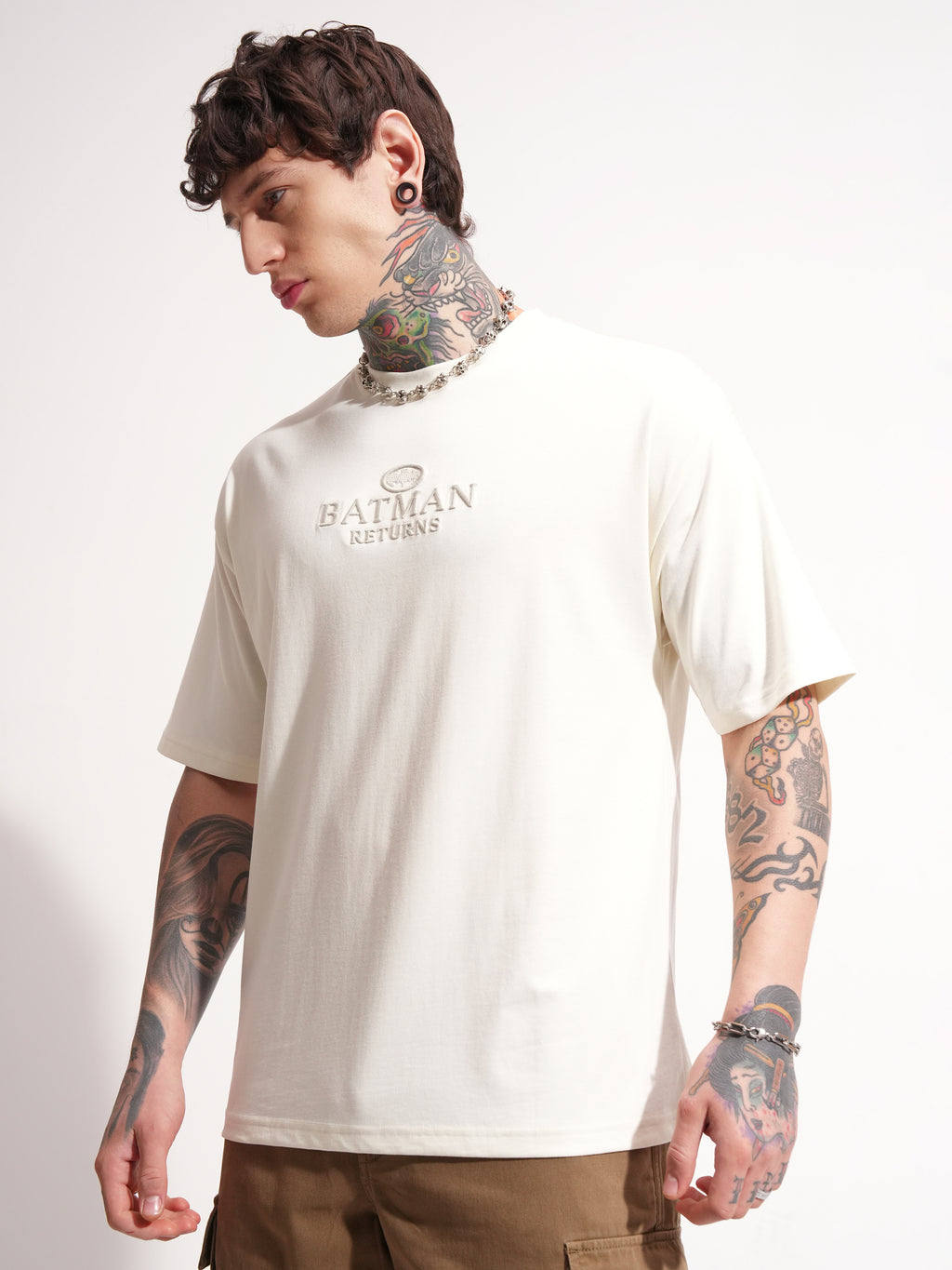 DC By Highlander Men Off White Batman Printed Round Neck Oversized Fit T-Shirt - Off White - Image 4