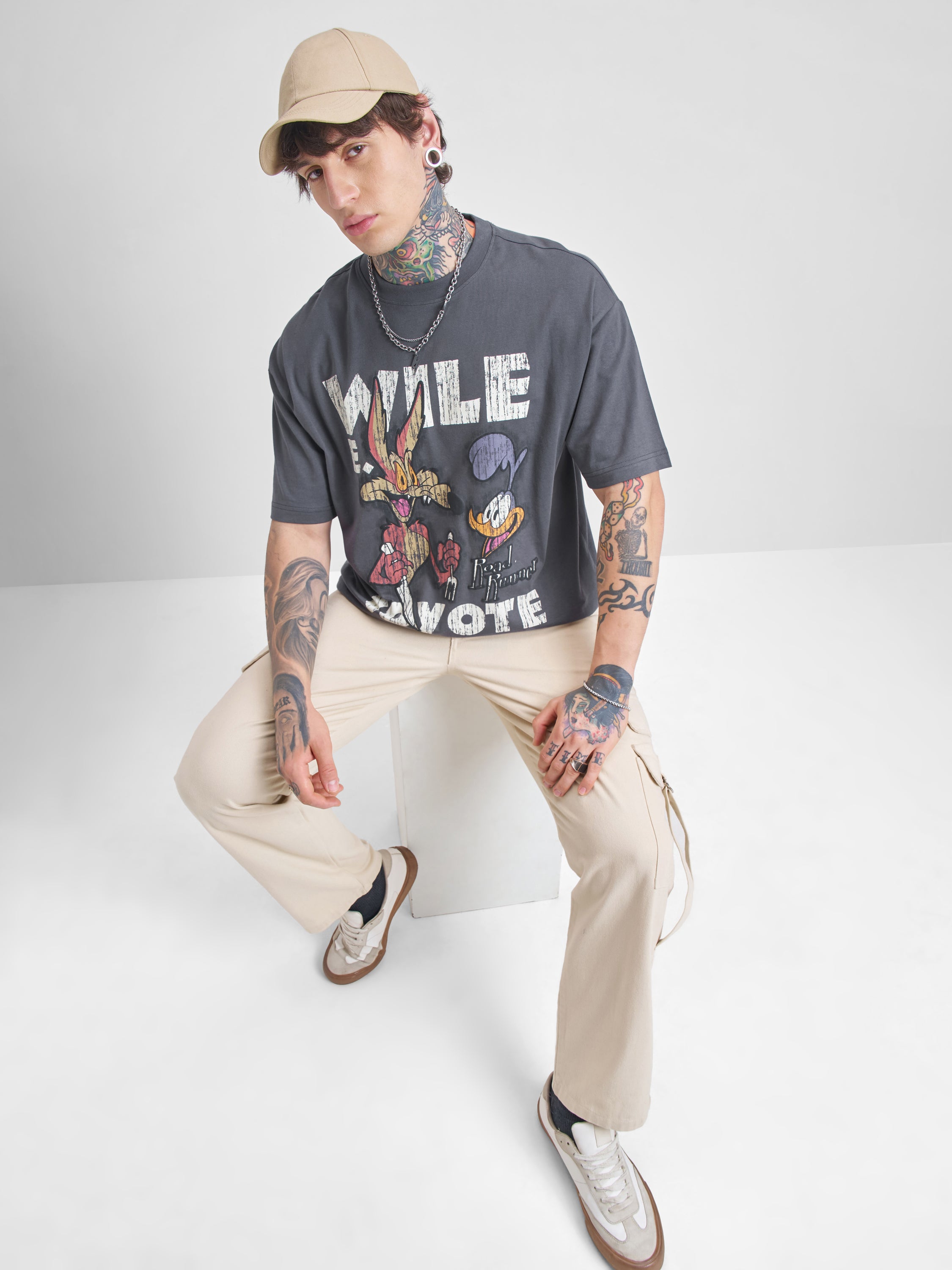 WB By Highlander Men Grey Looney Tunes Printed Round Neck Oversized Fit T-Shirt - Grey - Image 2