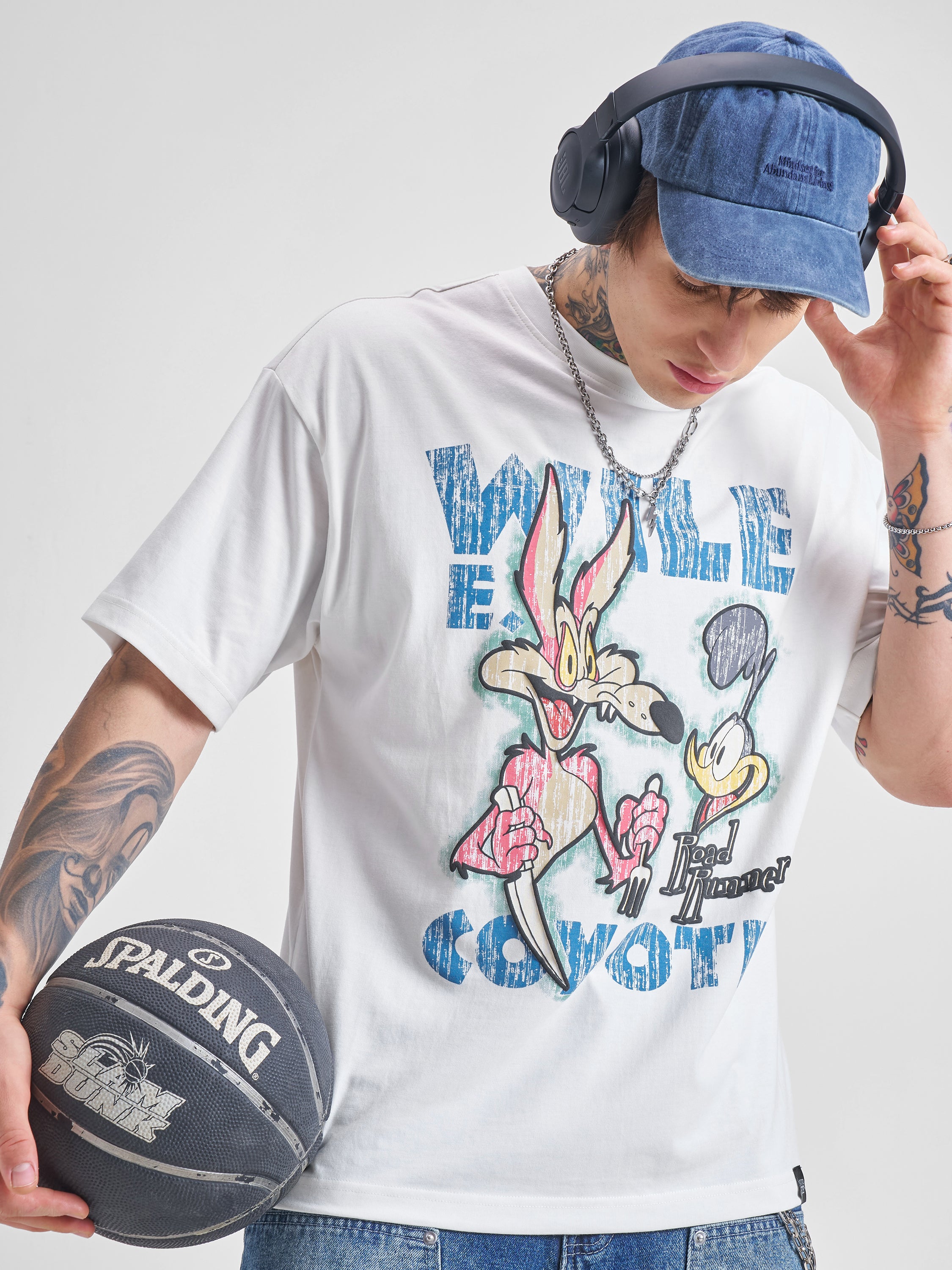 WB By Highlander Men White Looney Tunes Printed Round Neck Oversized Fit T-Shirt - White - Image 1