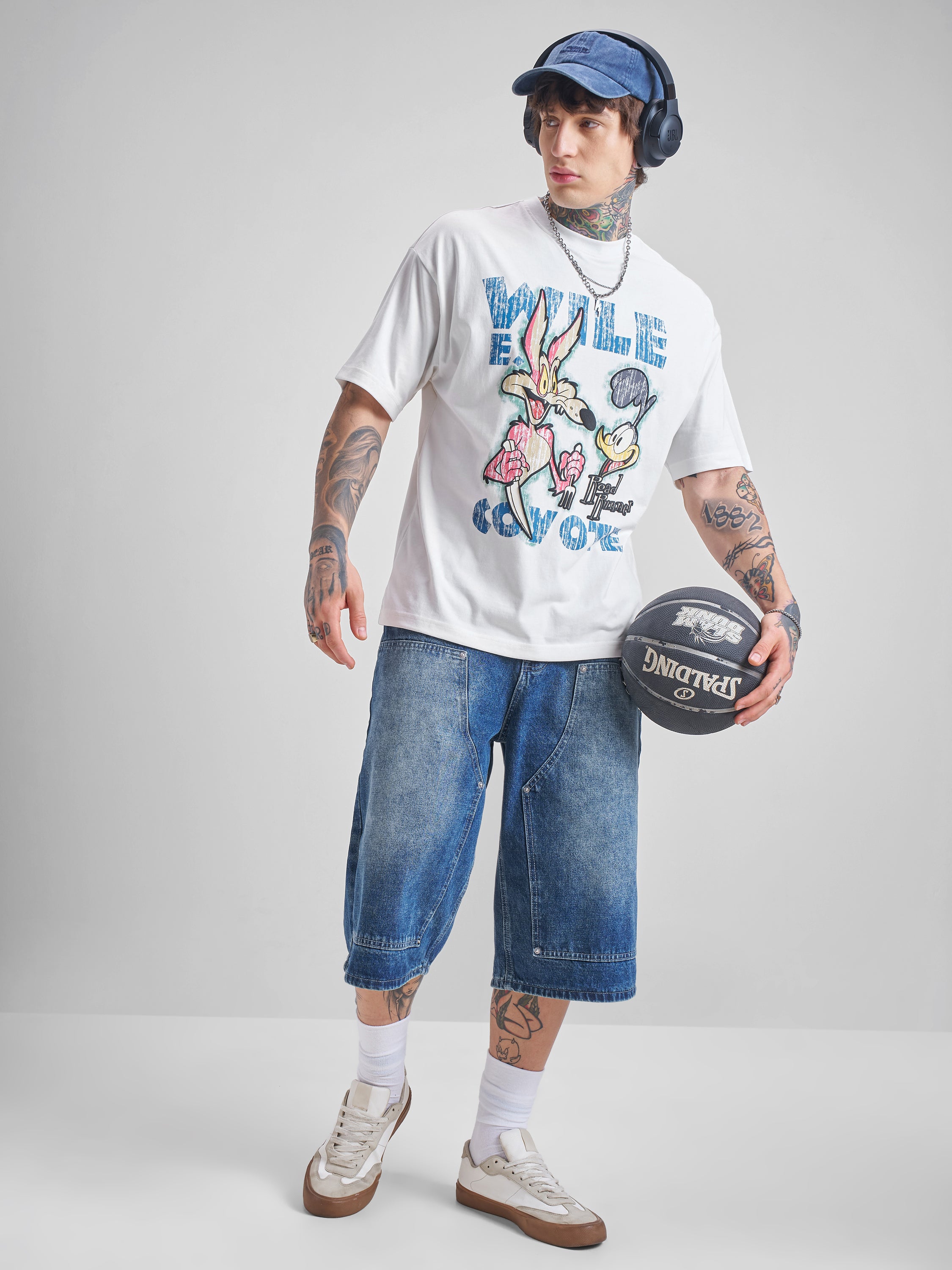 WB By Highlander Men White Looney Tunes Printed Round Neck Oversized Fit T-Shirt - White - Image 2