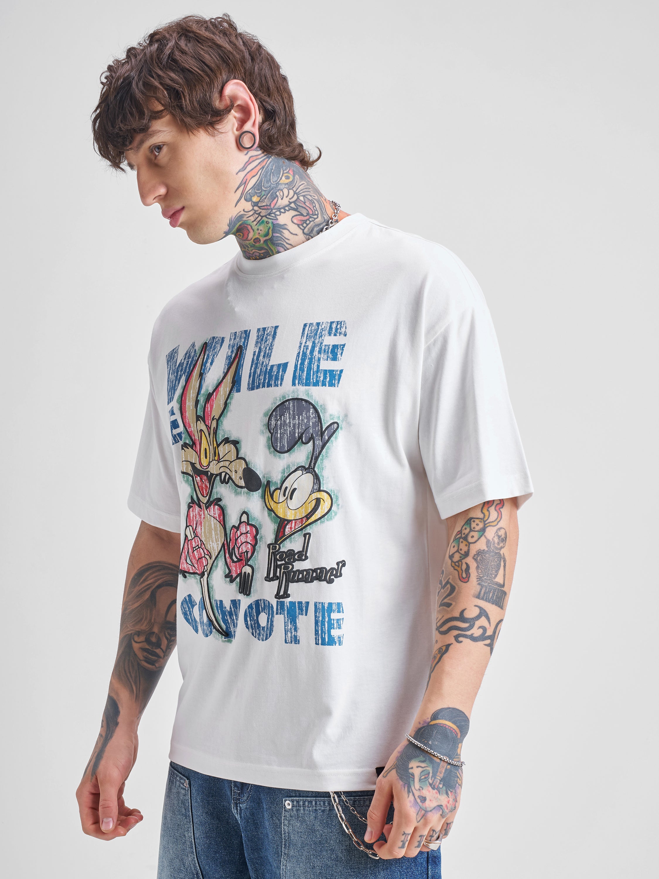 WB By Highlander Men White Looney Tunes Printed Round Neck Oversized Fit T-Shirt - White - Image 4