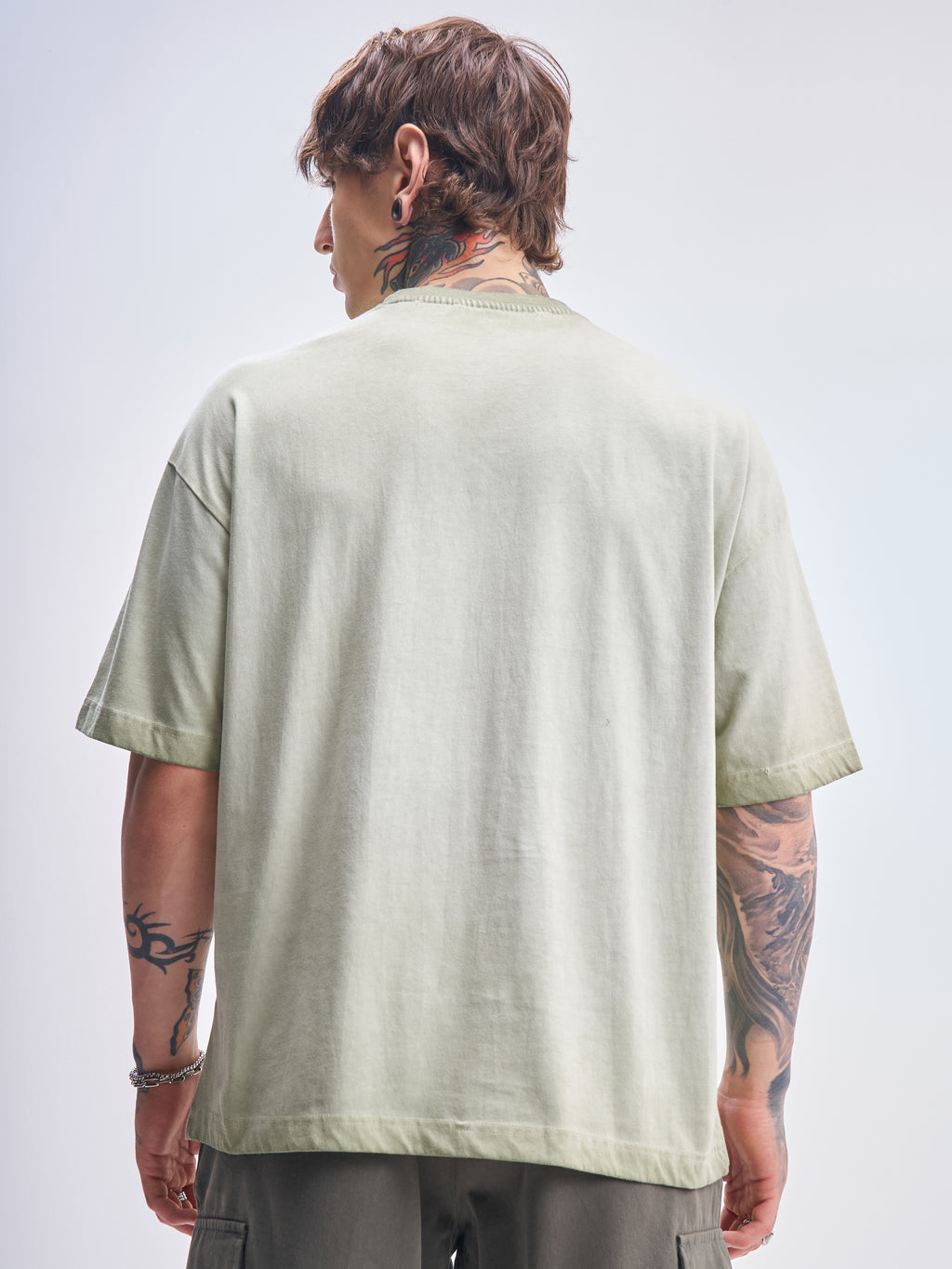 WB By Highlander Men Green Looney Tunes Printed Round Neck Oversized Fit T-Shirt - Green - Image 3
