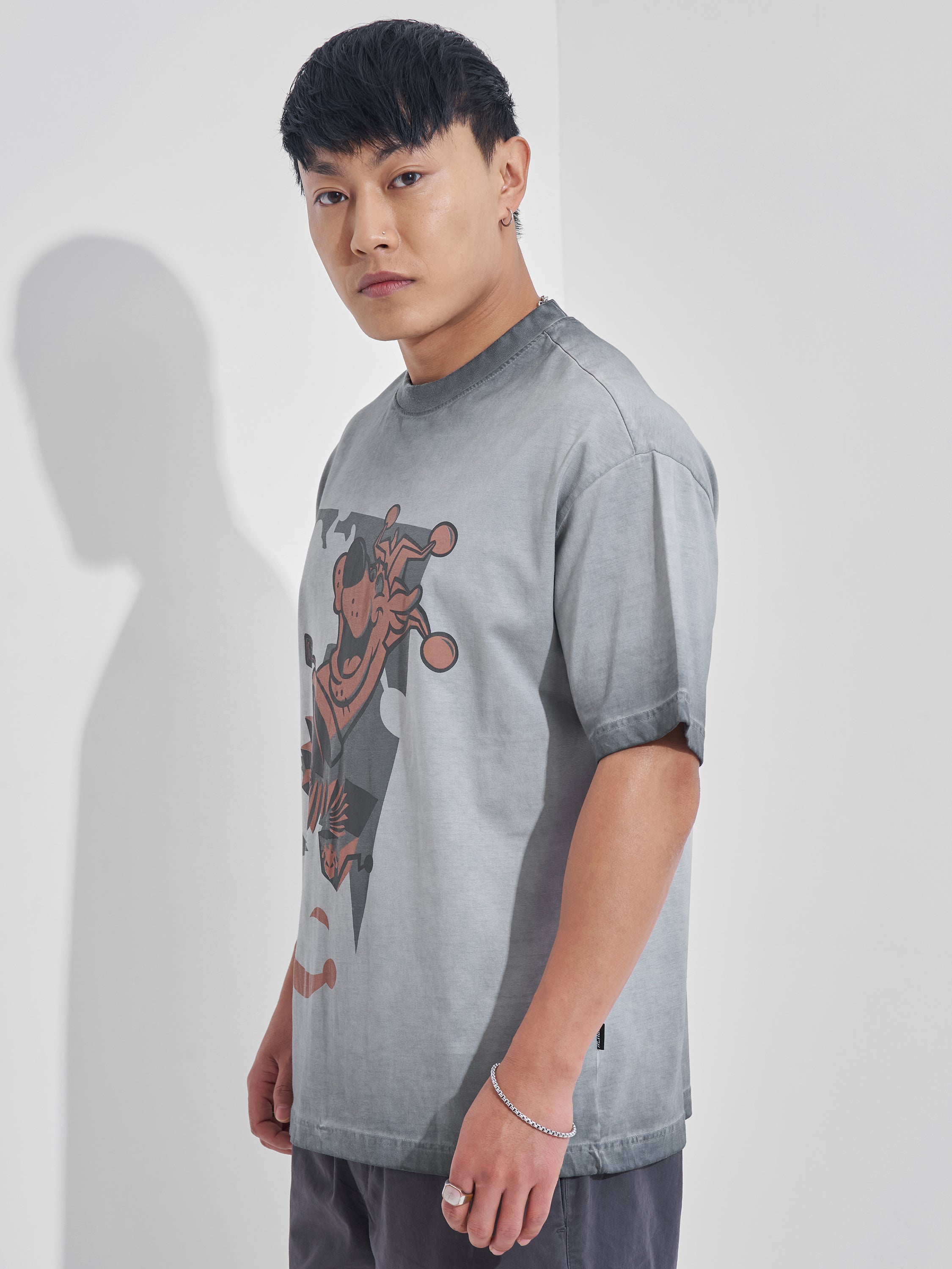 WB By Highlander Men Black Scooby Doo Printed Round Neck Oversized Fit T-Shirt - Black - Image 4
