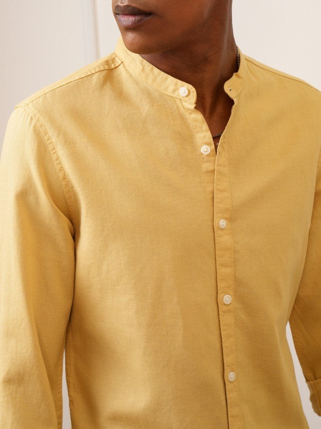Locomotive Men Yellow Solid Regular Fit Casual Shirts - Yellow - Image 5