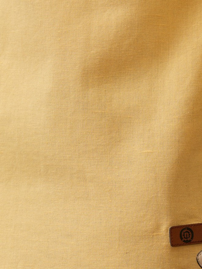 Locomotive Men Yellow Solid Regular Fit Casual Shirts - Yellow - Image 7