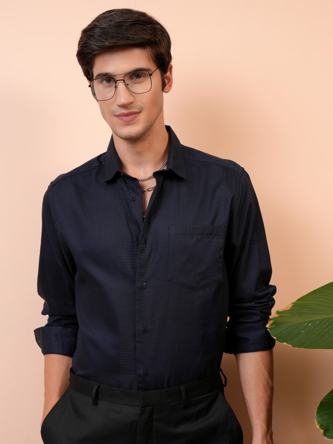 Locomotive Men Navy Blue Solid Relaxed Fit Casual Shirt - Navy Blue - Image 1