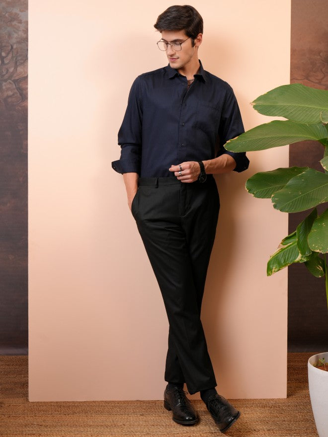 Locomotive Men Navy Blue Solid Relaxed Fit Casual Shirt - Navy Blue - Image 2
