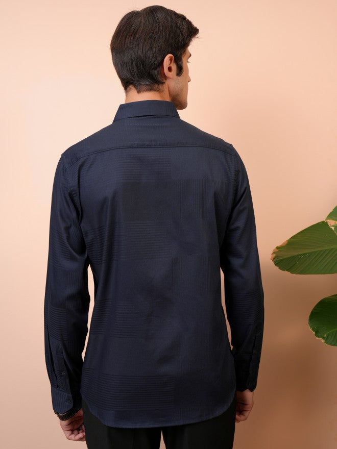 Locomotive Men Navy Blue Solid Relaxed Fit Casual Shirt - Navy Blue - Image 3