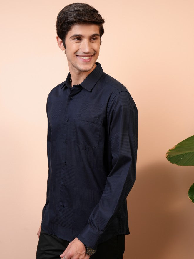 Locomotive Men Navy Blue Solid Relaxed Fit Casual Shirt - Navy Blue - Image 4