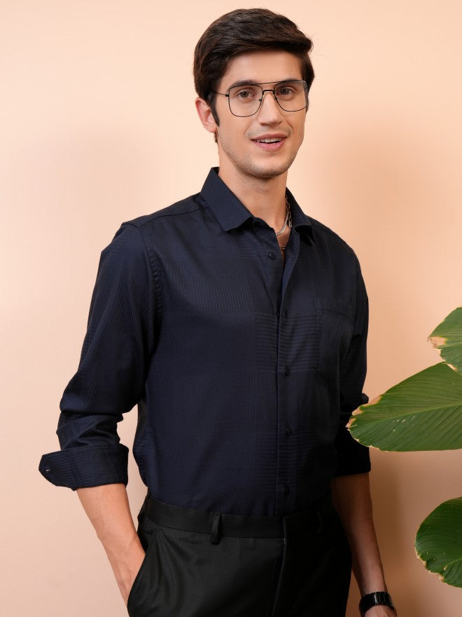 Locomotive Men Navy Blue Solid Relaxed Fit Casual Shirt - Navy Blue - Image 6