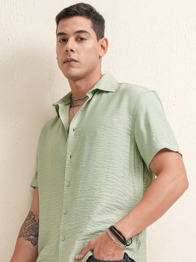 Locomotive Premium Men Green Textured Relaxed Fit Casual Shirt - Green - Image 1