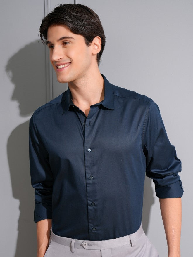 Locomotive Men Navy Blue Solid Slim Fit Casual Shirt - Navy Blue - Image 1