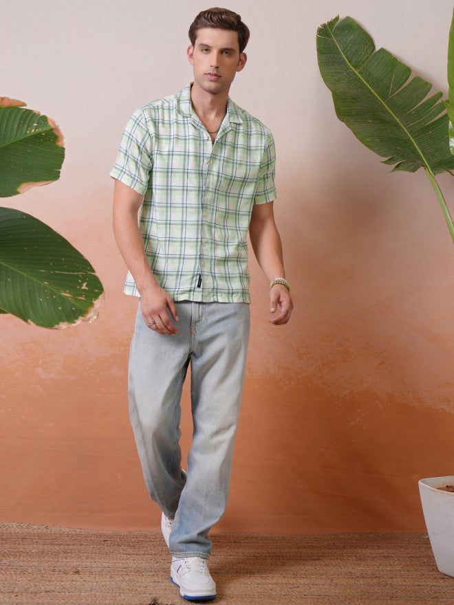 Locomotive Premium Men Green Solid Cuban Collar Relaxed Shirt - Green - Image 2