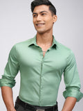 Locomotive Men Green Solid Slim Fit Casual Shirt - Green - Image 1