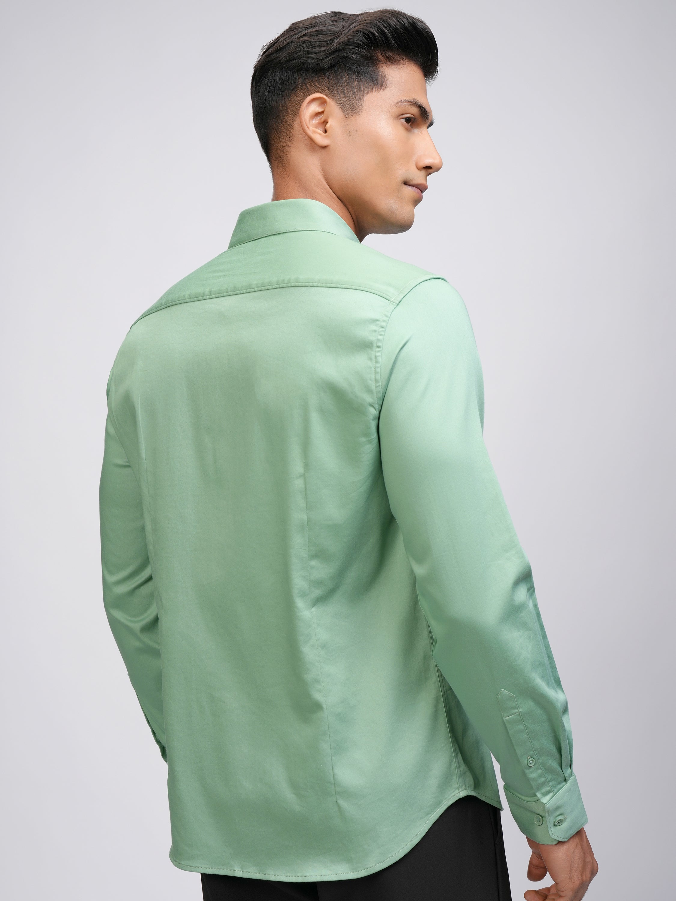 Locomotive Men Green Solid Slim Fit Casual Shirt - Green - Image 3
