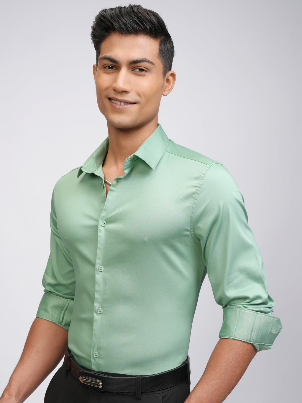 Locomotive Men Green Solid Slim Fit Casual Shirt - Green - Image 4