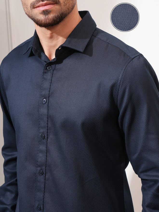 Locomotive Men Navy Blue Solid Slim Fit Casual Shirt - Navy Blue - Image 5