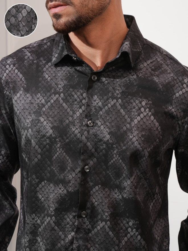 Locomotive Men Black Checked Slim Fit Casual Shirt - Black - Image 5