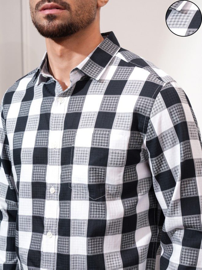 Locomotive Men Navy Blue Checked Slim Fit Casual Shirt - Navy Blue - Image 10