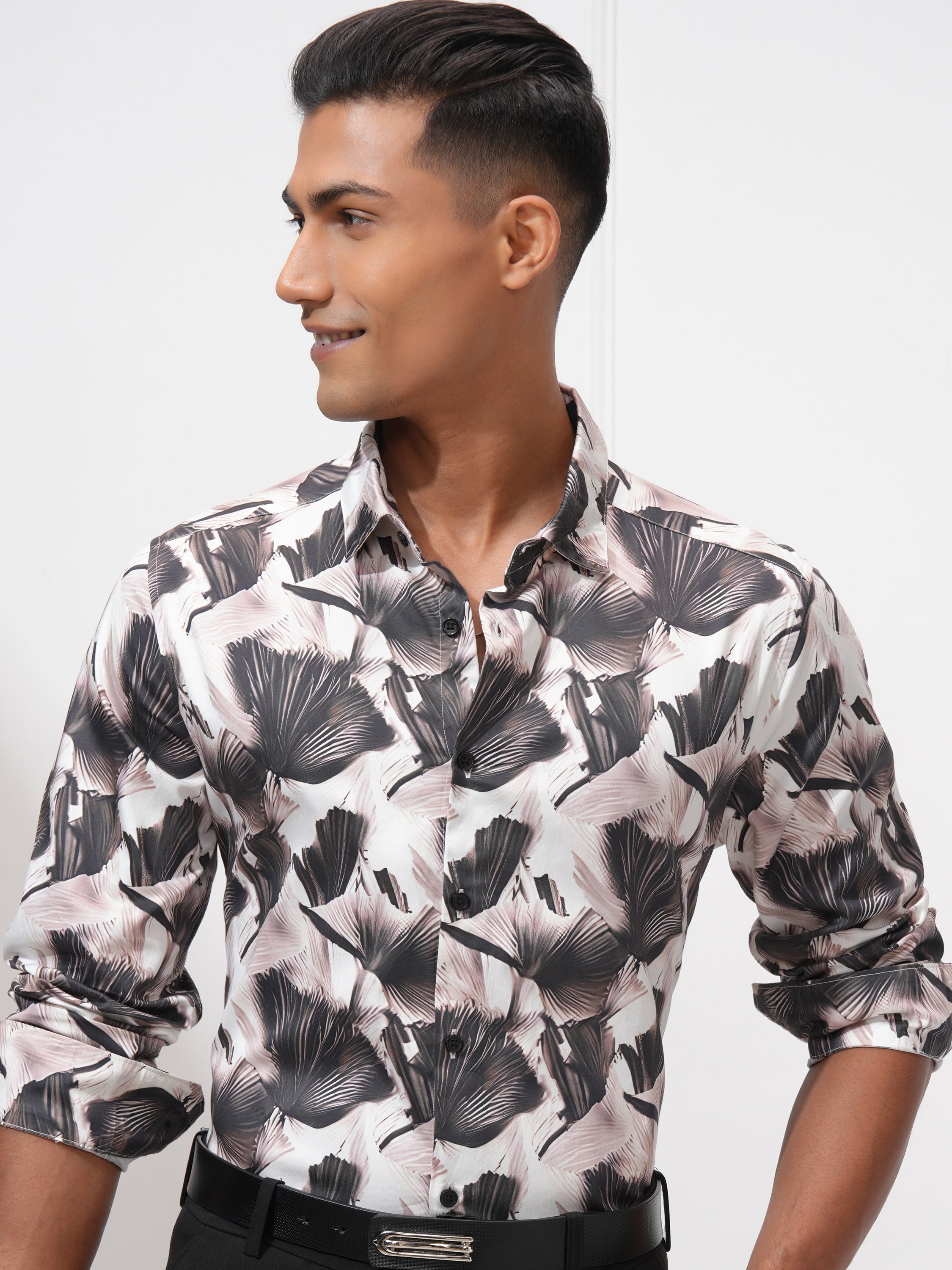 Locomotive Men Peach Printed Slim Fit Casual Shirt - Peach - Image 1