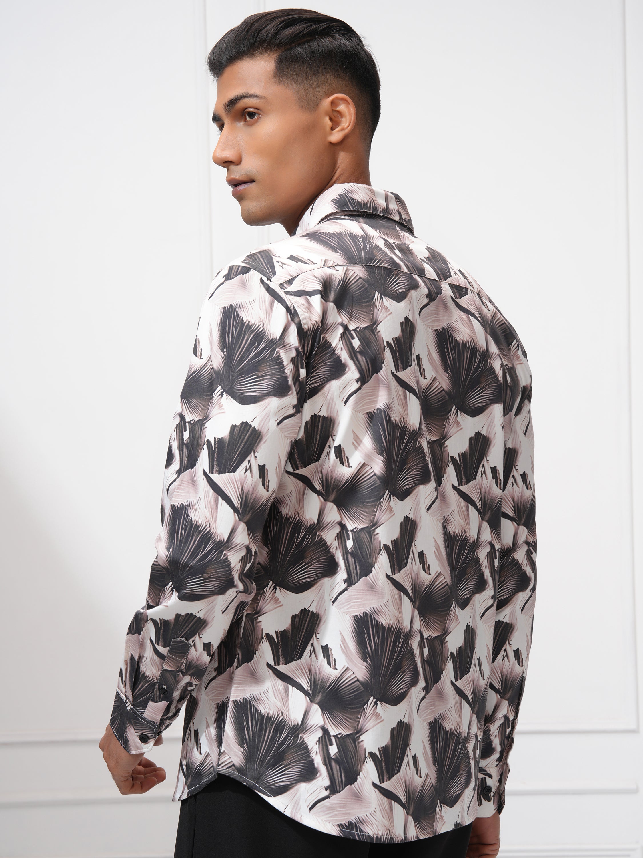 Locomotive Men Peach Printed Slim Fit Casual Shirt - Peach - Image 3