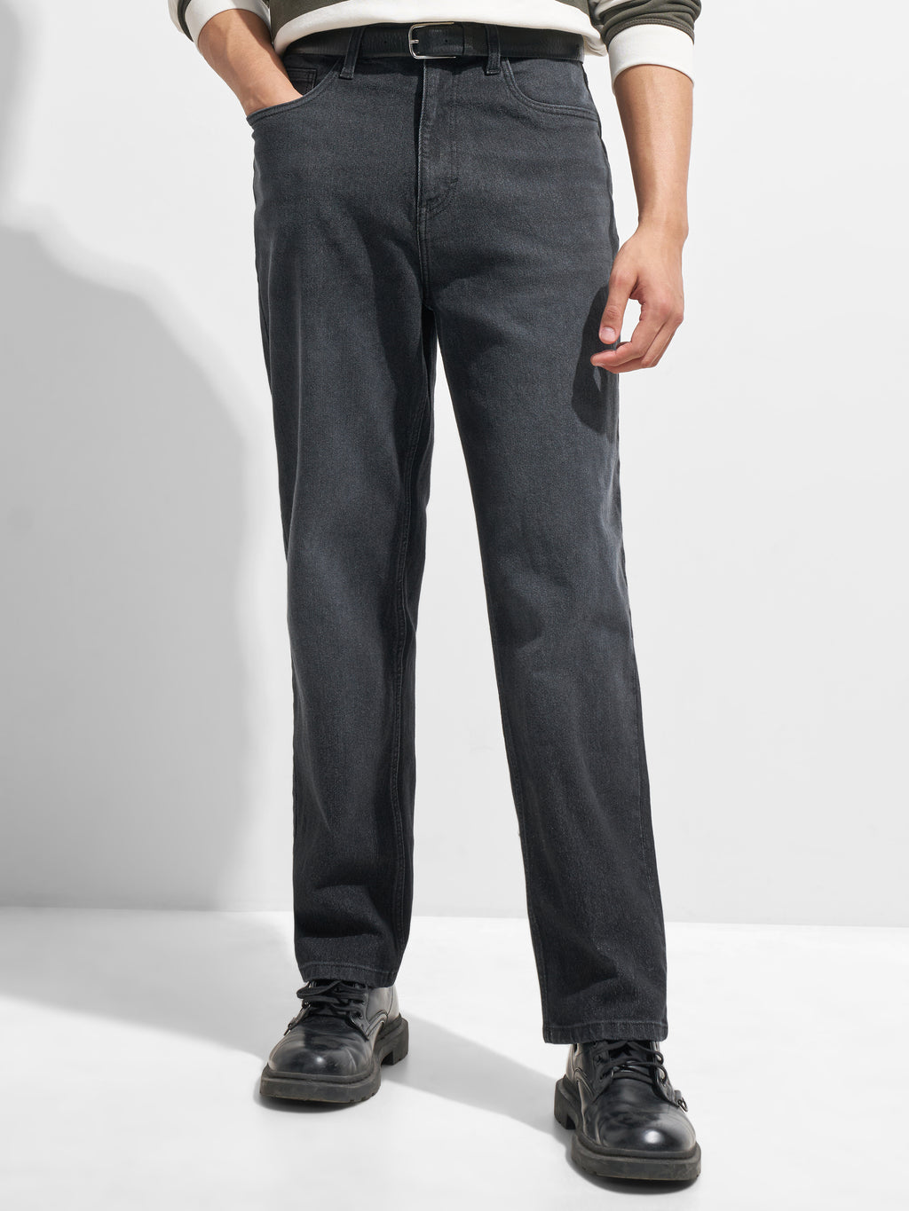 Purple By Highlander Men Black Straight Fit Stretchable Jeans