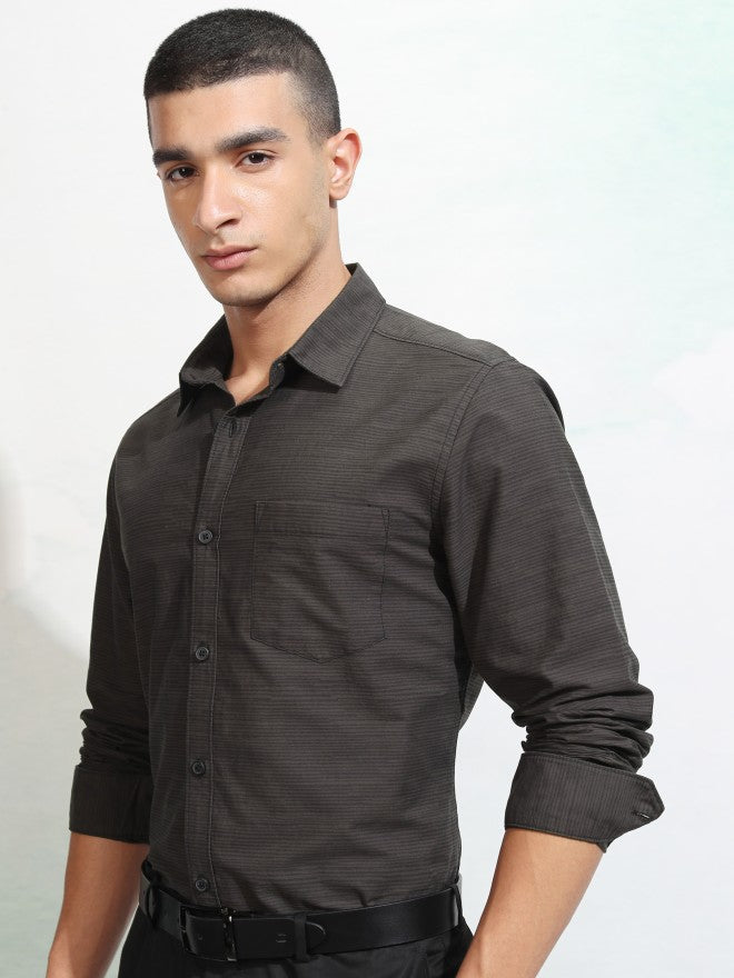 Highlander Men Grey Textured Slim Fit Casual Shirt - Grey - Image 4