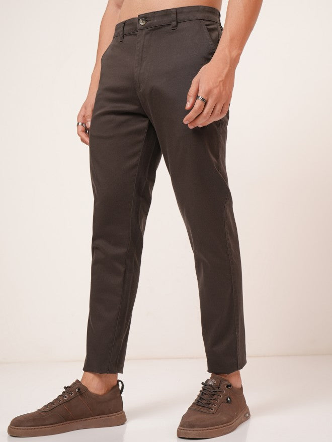 Highlander Men Brown Tapered Fit Solid Chinos - Brown - Image 4