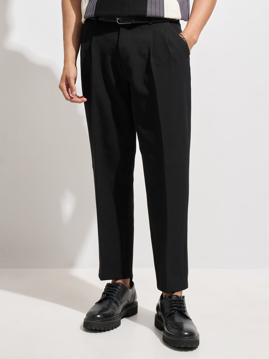 Purple By Highlander Men Black Tapered Fit Solid Korean Pant