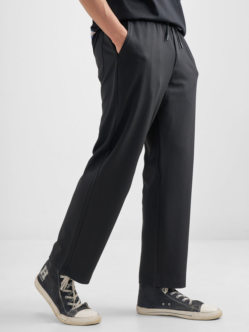 Purple By Highlander Men Black Relaxed Fit Solid Regular Trouser - Black - Image 4