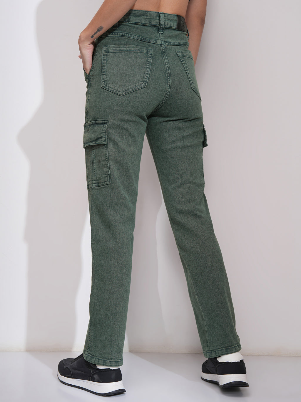 Tokyo Talkies Women Green Straight Fit Stretchable Jeans - Green - Image 3