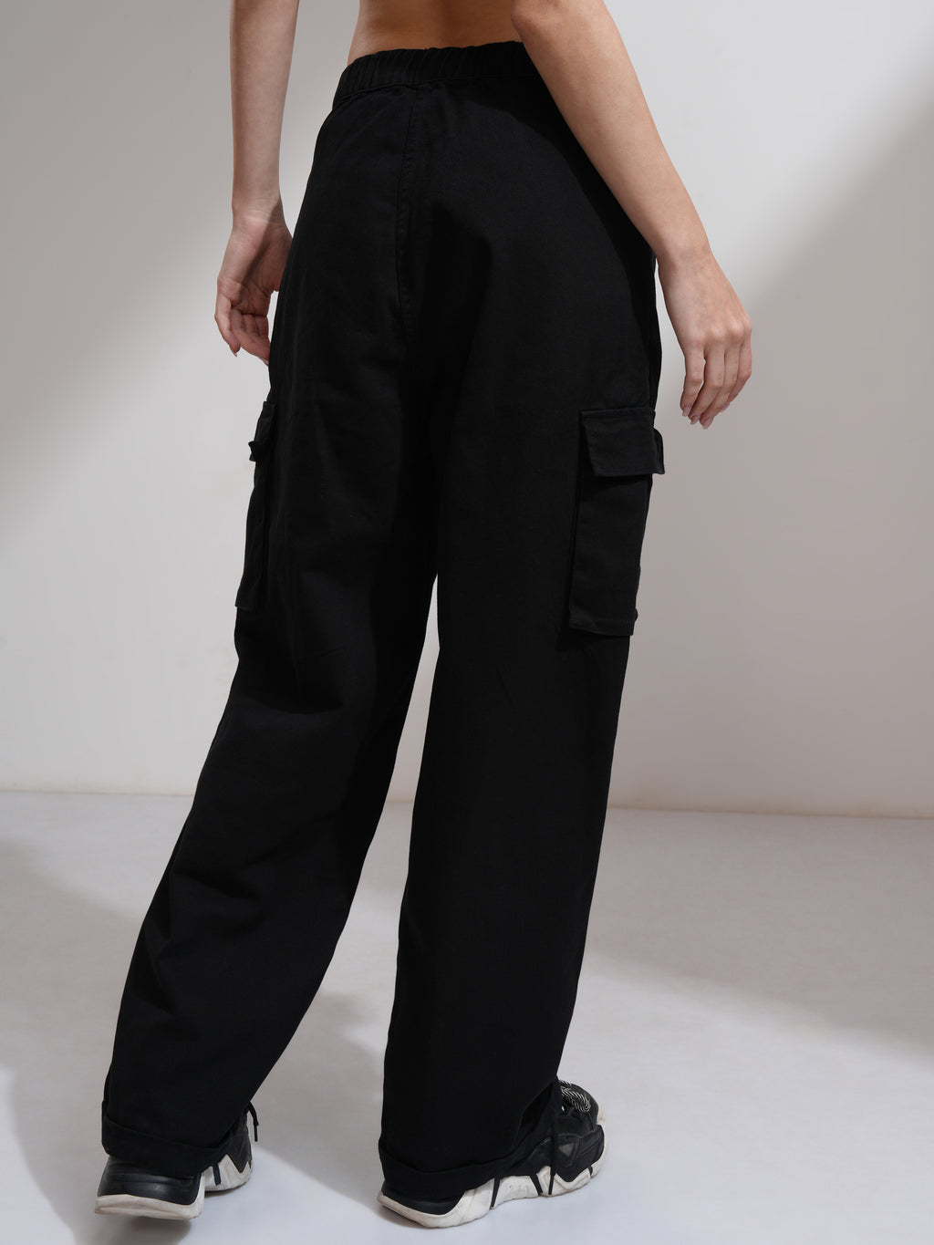 Tokyo Talkies Women Black Solid Straight Fit Casual Trouser - Black - Image 3