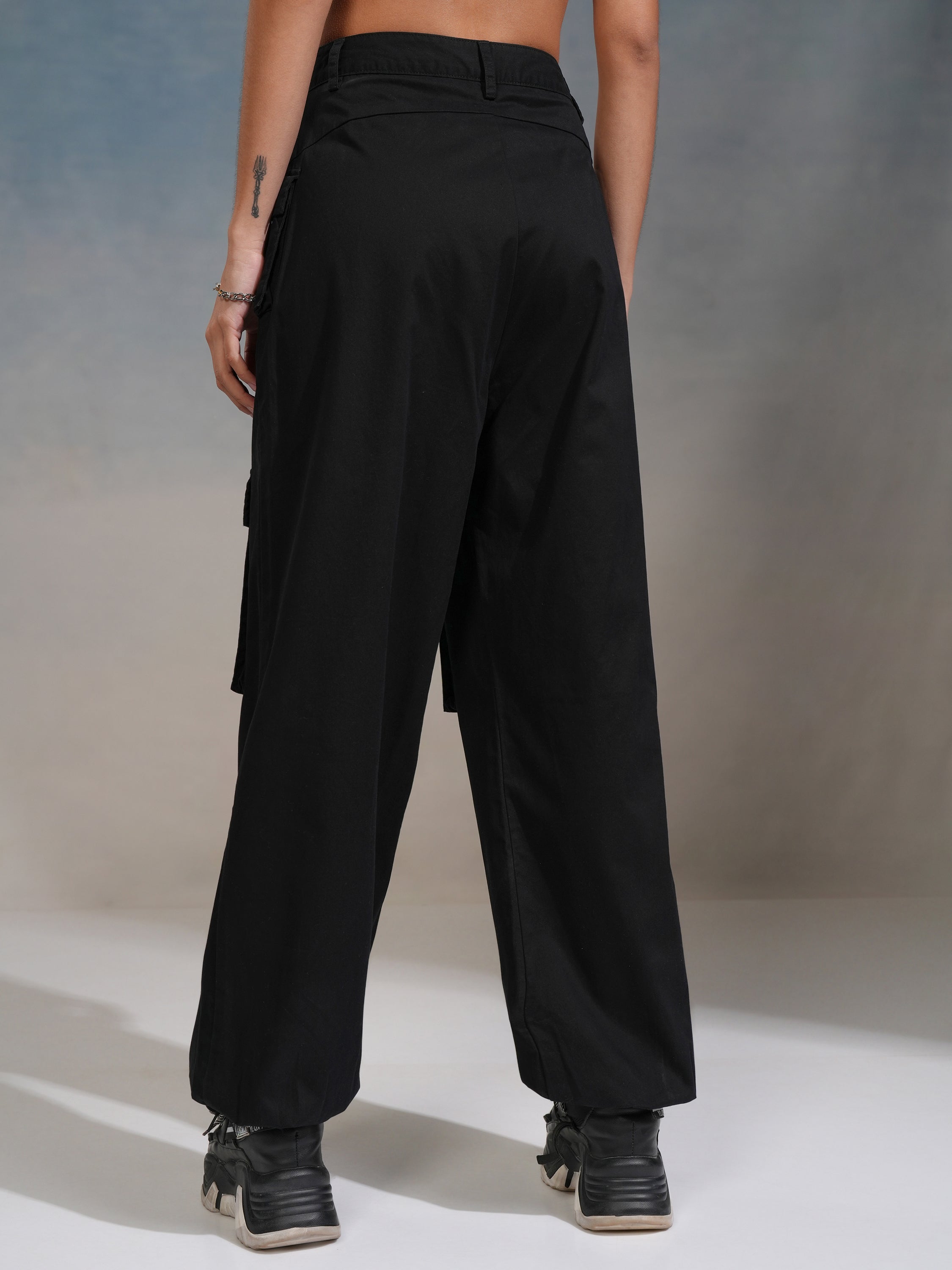 Tokyo Talkies Women Black Solid Flared Casual Trouser - Black - Image 3