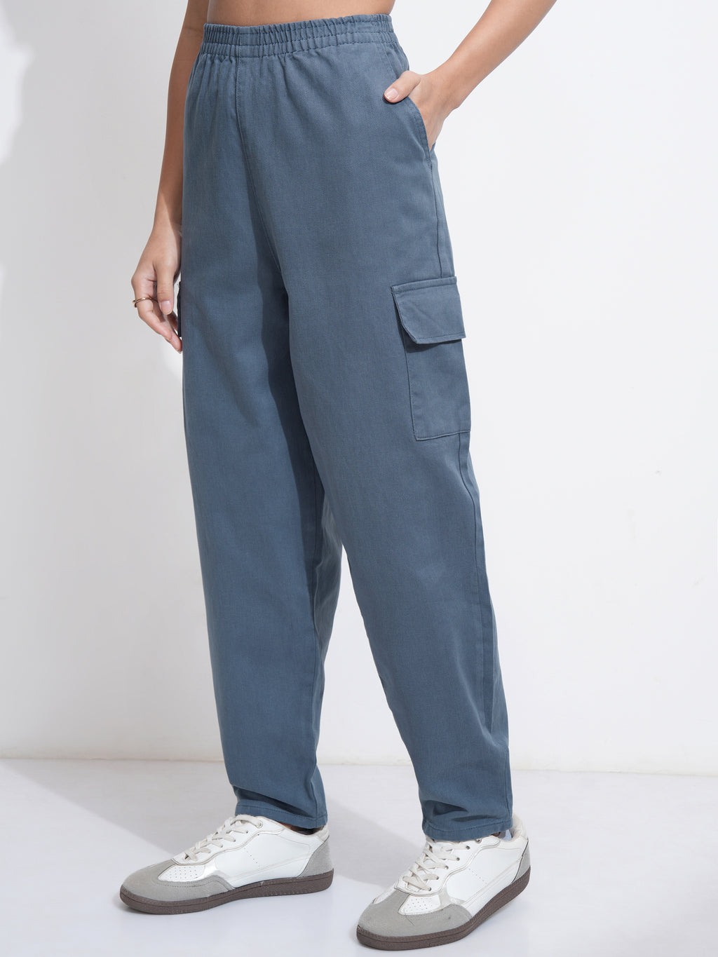 Tokyo Talkies Women Blue Solid Mom Fit Cargos - Blue - Image 4
