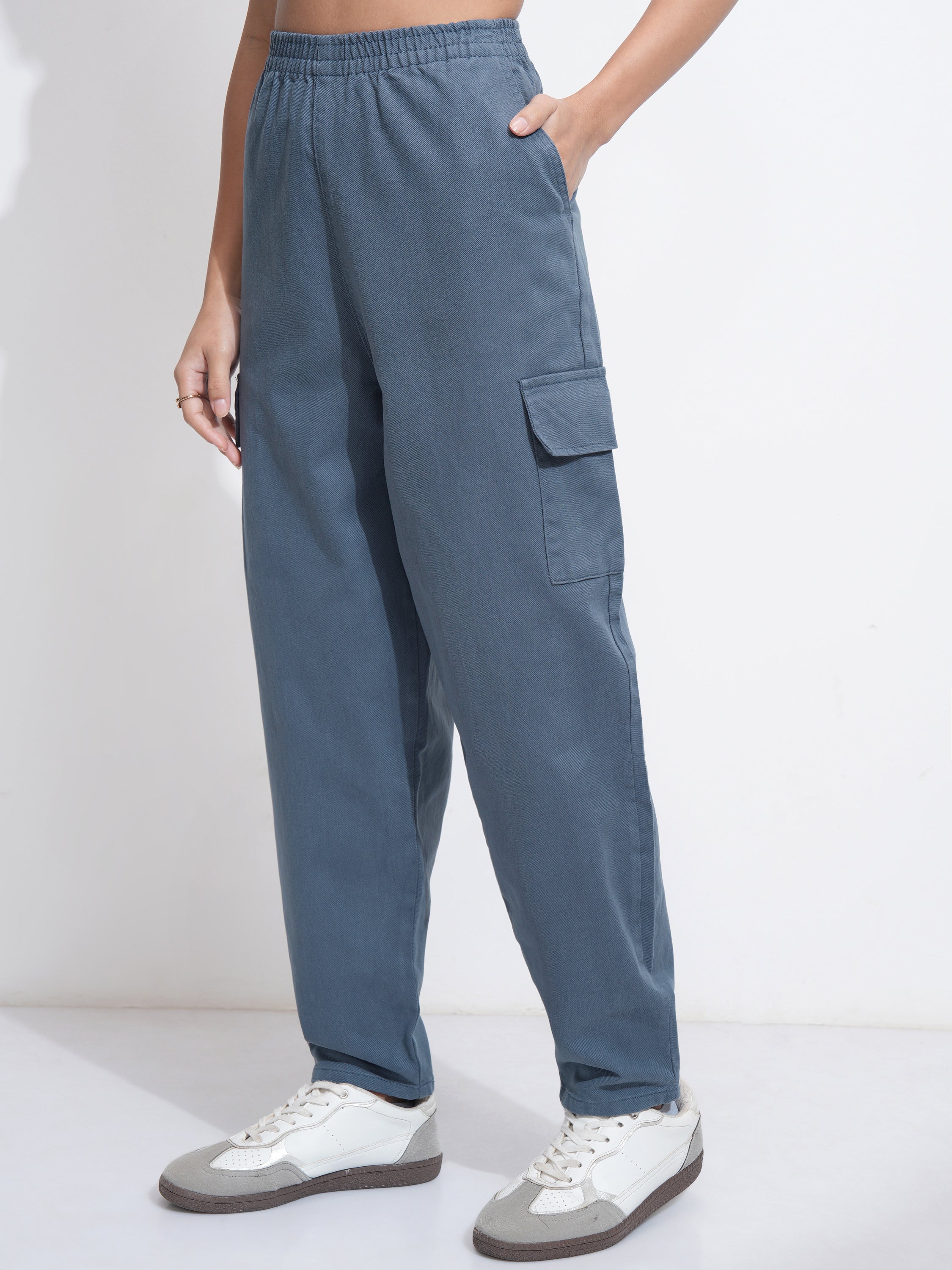 Tokyo Talkies Women Blue Solid Mom Fit Cargos - Blue - Image 4