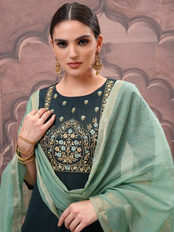 Vishudh Women Green Embroidered Kurta With Trouser And Dupatta - Green - Image 2