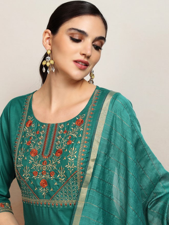 Vishudh Women Green Embroidered Kurta With Trouser And Dupatta - Green - Image 2