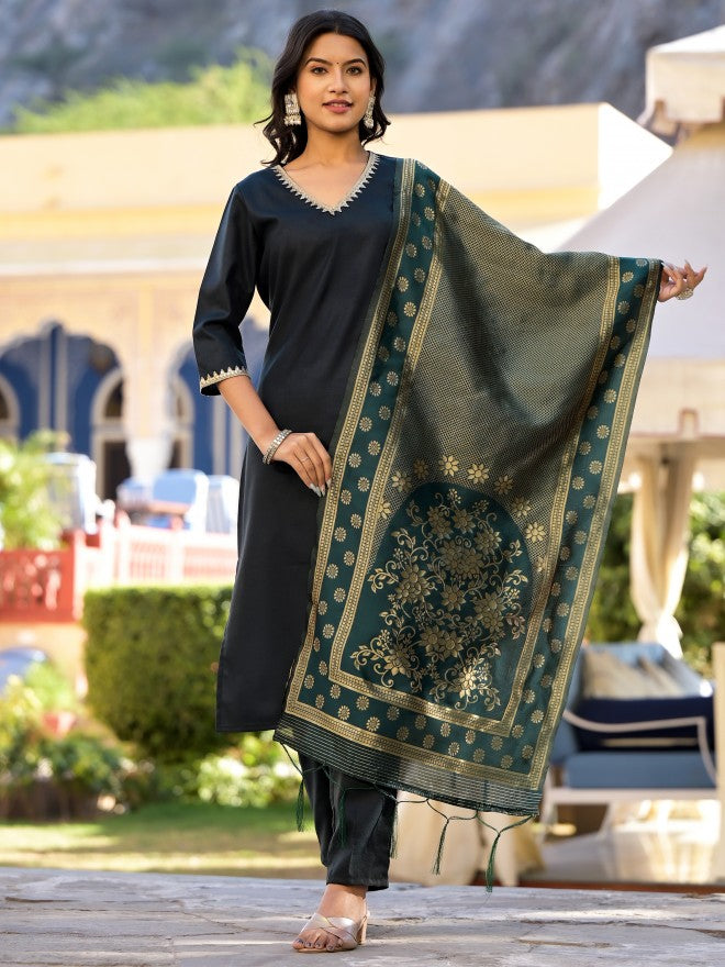 Vishudh Women Green Solid Kurta With Trouser And Dupatta - Green - Image 7