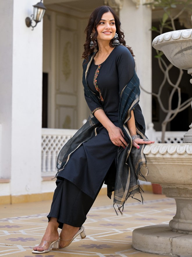 Vishudh Women Navy Blue Solid Kurta With Trouser And Dupatta - Navy Blue - Image 4