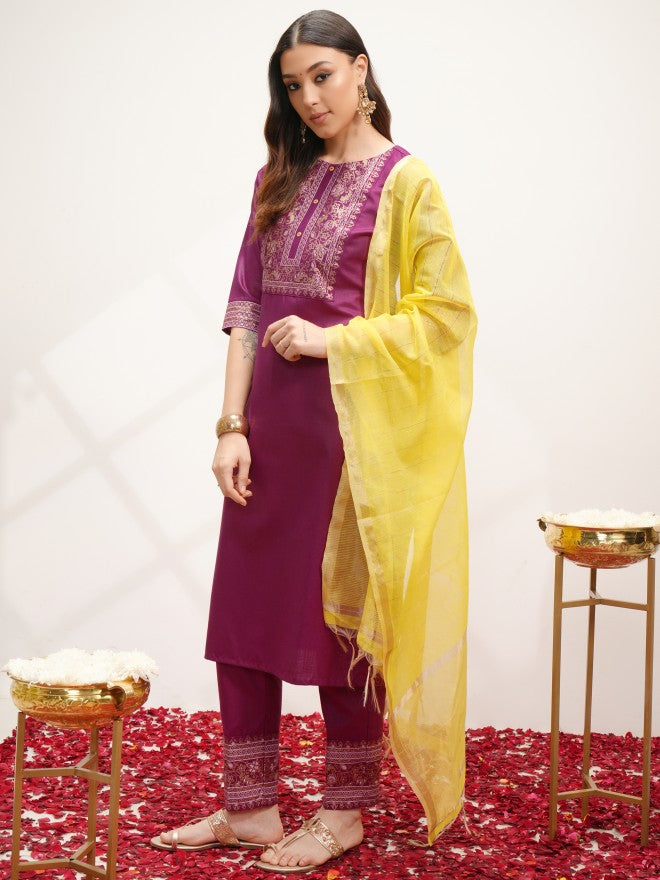 Vishudh Women Magenta Printed Kurta With Trouser And Dupatta - Magenta - Image 2