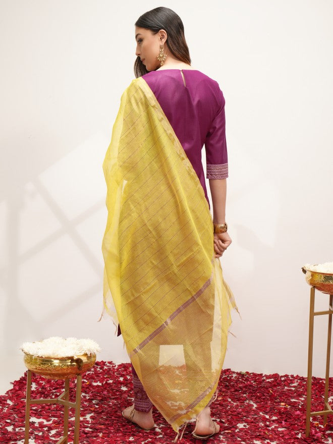 Vishudh Women Magenta Printed Kurta With Trouser And Dupatta - Magenta - Image 3