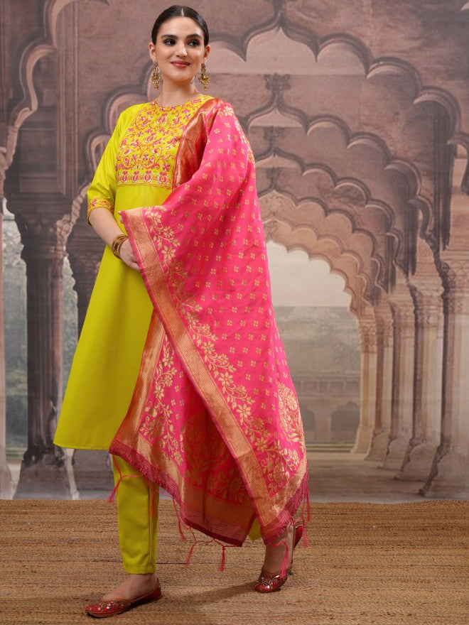 Vishudh Women Green Embroidered Kurta With Trouser And Dupatta - Green - Image 4