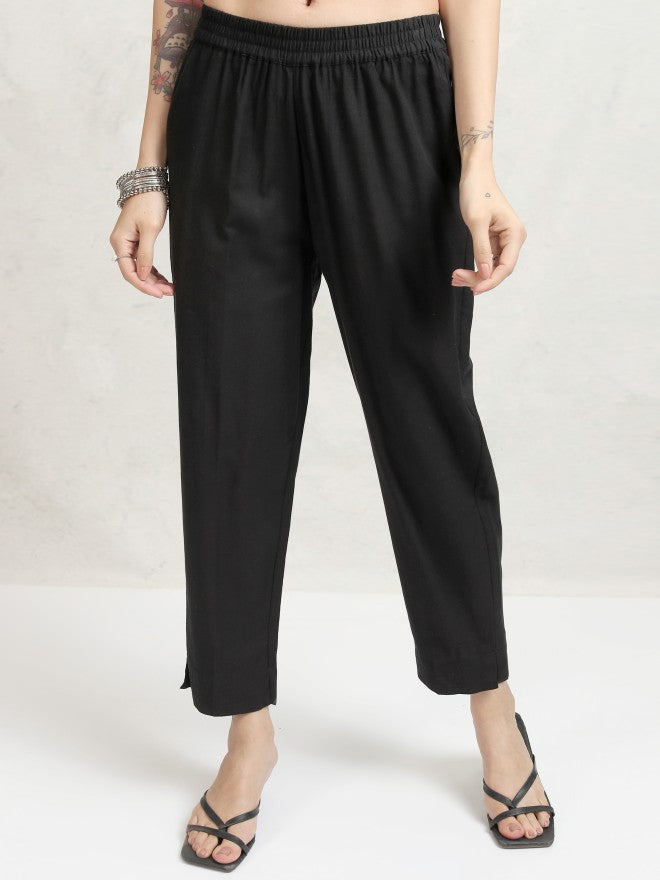 Vishudh Women Black Embroidered Kurta With Trousers - Black - Image 7